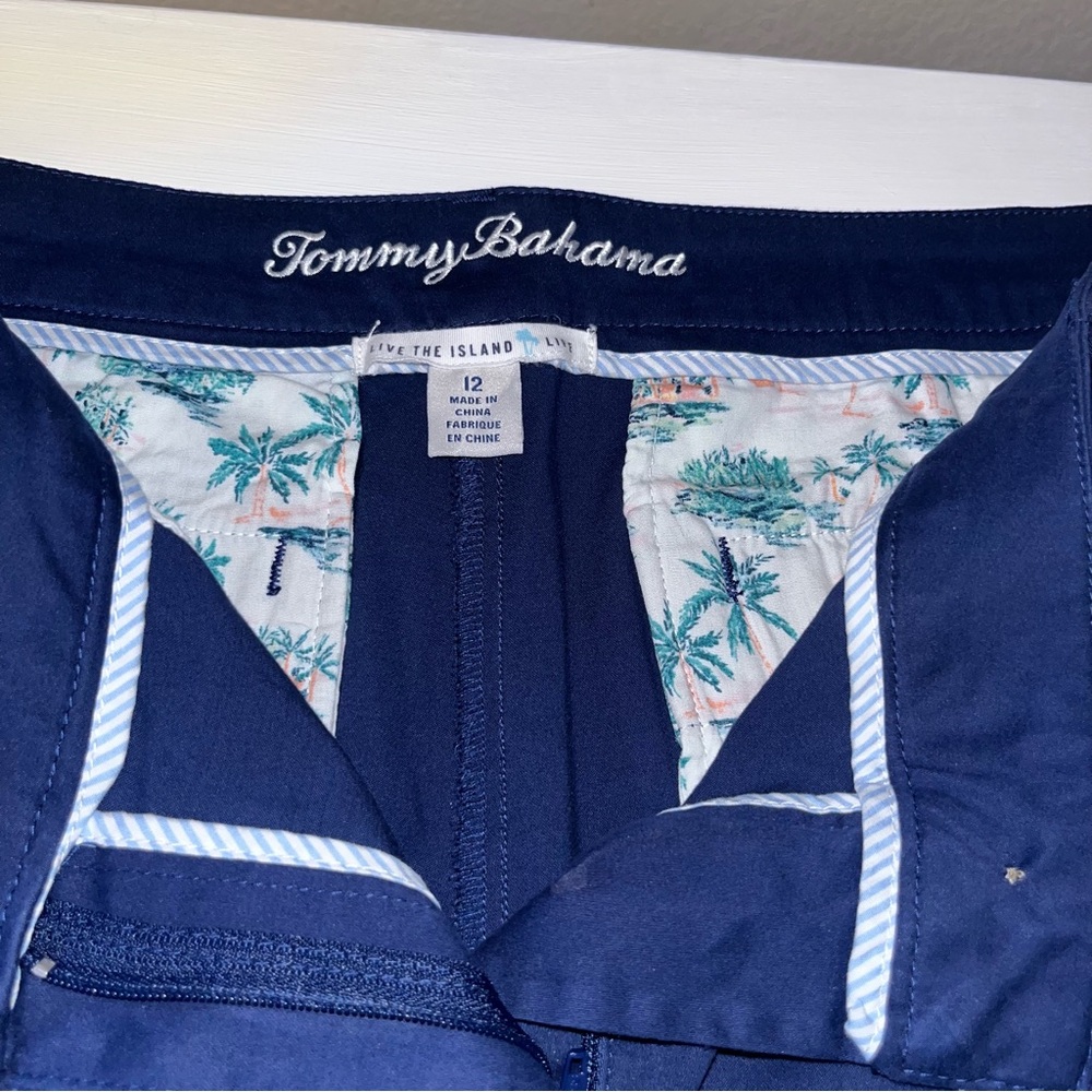 NWOT Woman’s Tommy Bahama 5” Shorts 
Size 12 - Picture 7 of 8